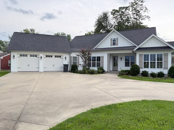 1425 E 10th St, Cookeville, TN 38501