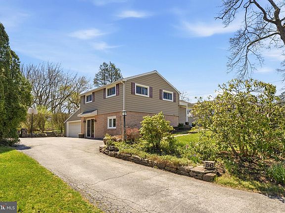 3rd image of 56 Cobblestone Dr