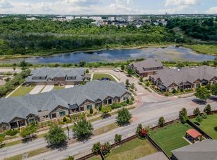925 Birds Fort Trl, Arlington, TX 76005