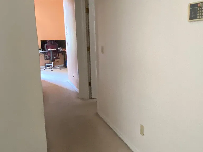 Passage to the 2 bedrooms