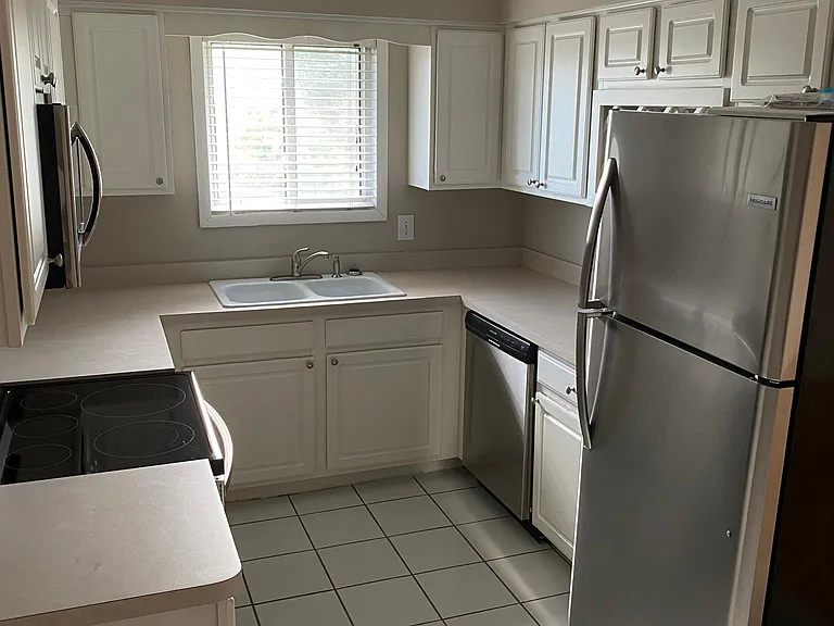 8410 Captons Ln #302 — Photo 3