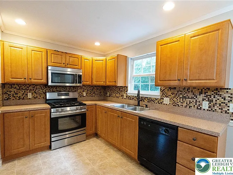 127 Highlands Cir — Photo 12