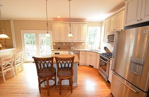 4th image of 29 Charles River Dr