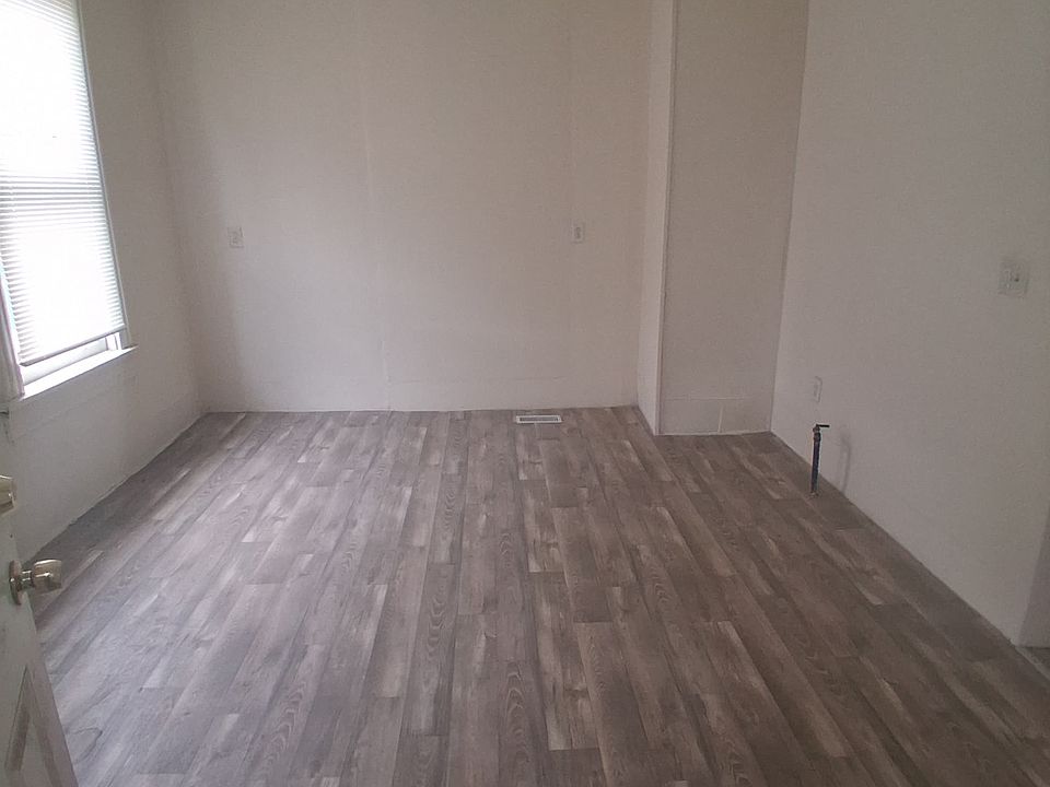 1st image of 1233A W Windlake Ave