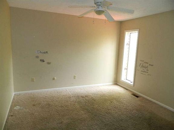 5th image of 1627 Hickory Glen Dr