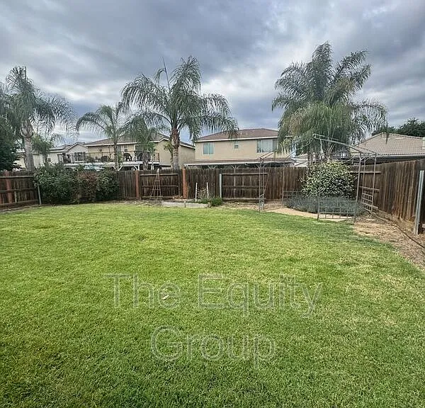 3142 W Sweet Ave — Photo 4