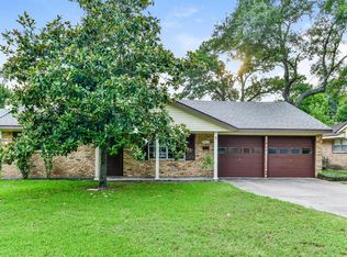 2015 Manila Ln, Houston, TX 77043
