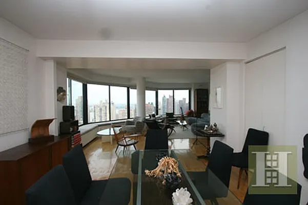 Rented by Halstead Real Estate | media 40