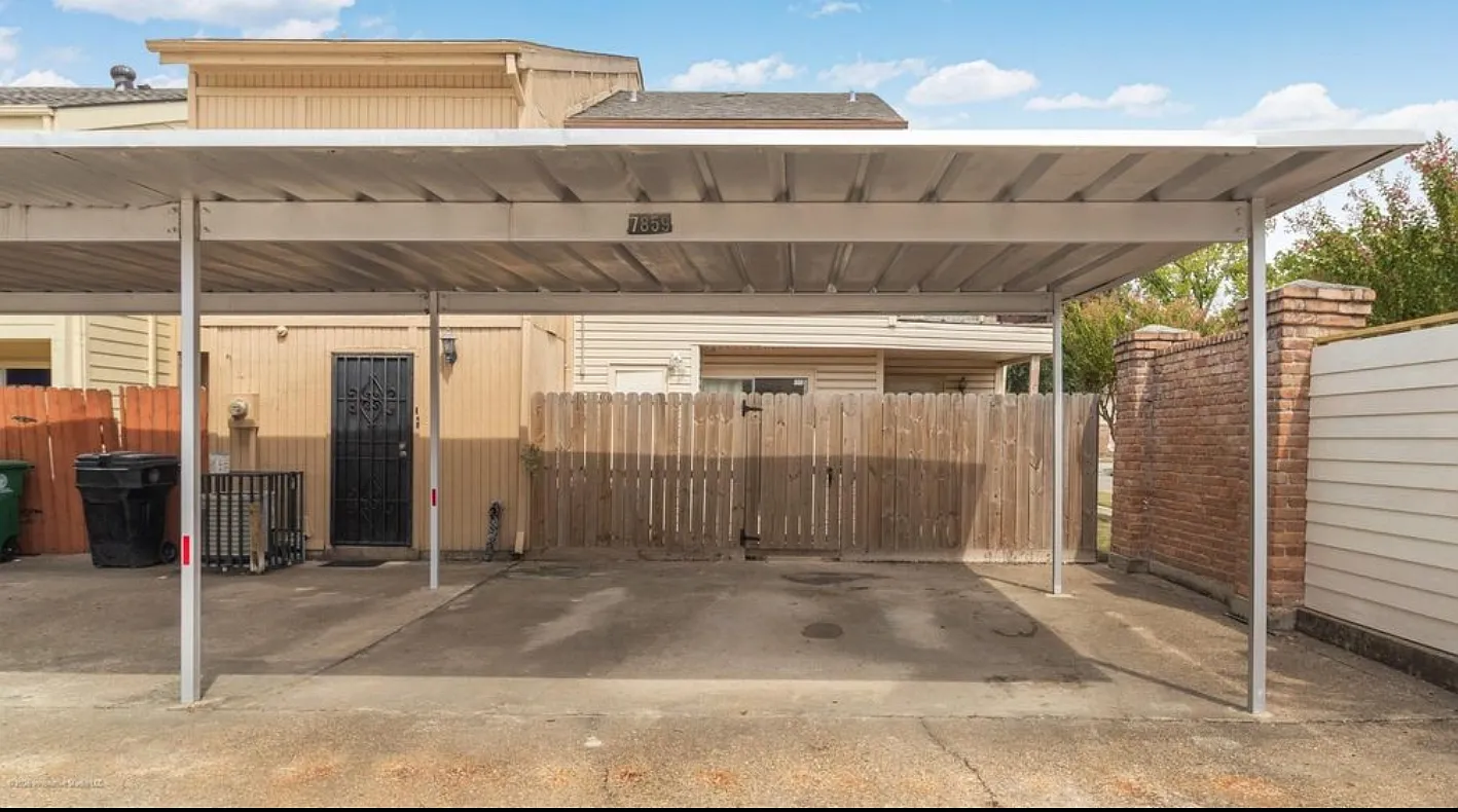 7859 Green Lawn Dr — Photo 2