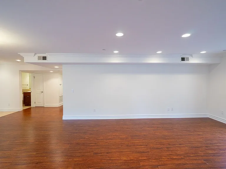 8610 Chalmers Dr — Photo 8