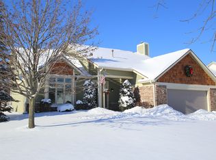 6725 S Tumblecreek Dr, Franklin, WI 53132