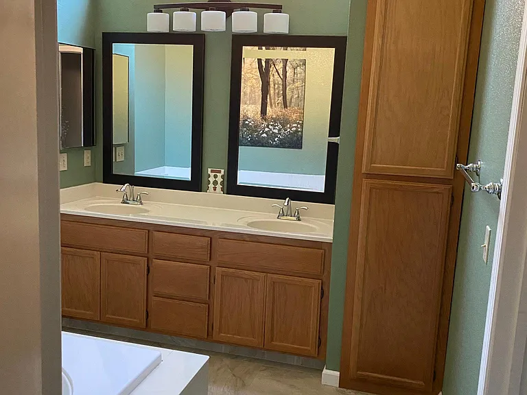1806 Noble Ln — Photo 10