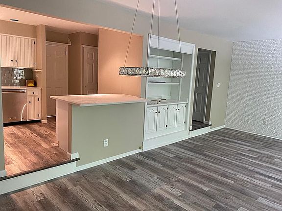 2nd image of 1605 Weatherstone Dr
