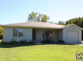 3933 SW Atwood Ter, Topeka, KS 66610