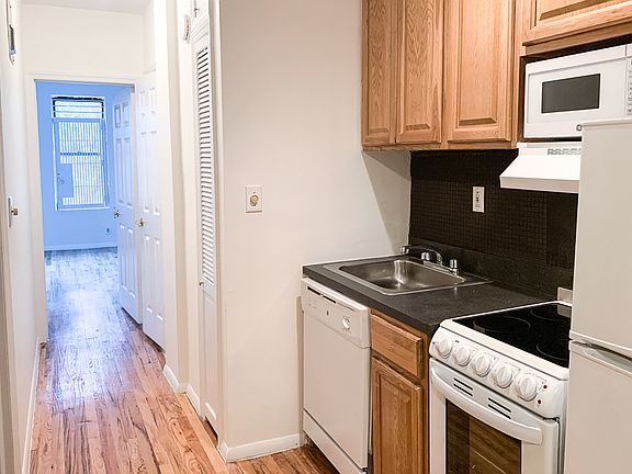 4th image of 421 E 81st St APT 3FE