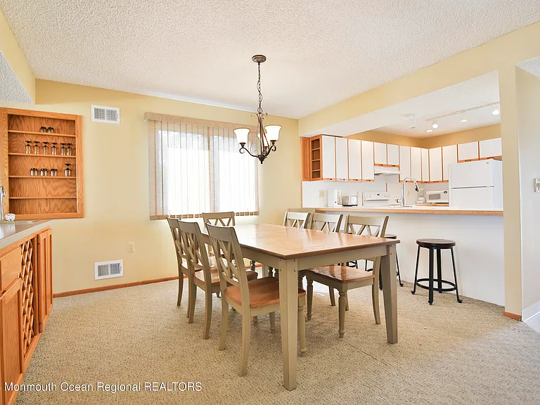 21 Brown Ave — Photo 14