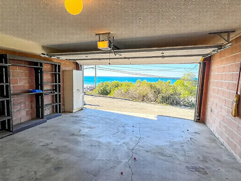 3413 Ocean Blvd — Photo 2