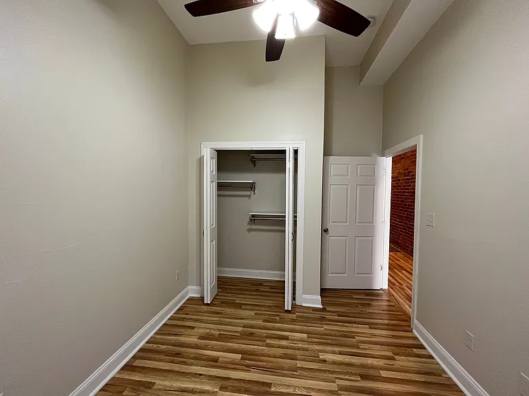 4028 Liberty Ave — Photo 45