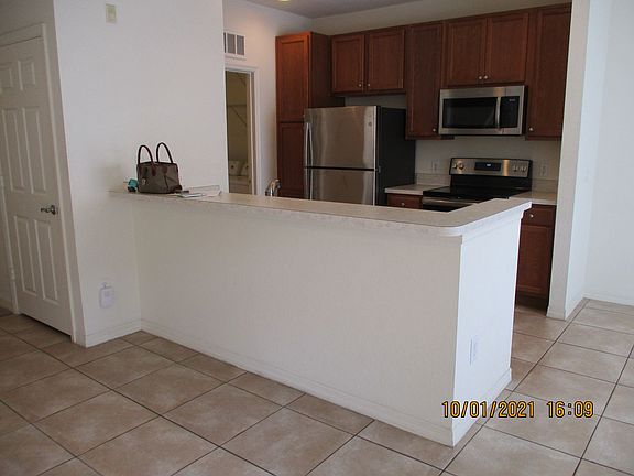 4th image of 2532 Grand Central Pkwy APT 9