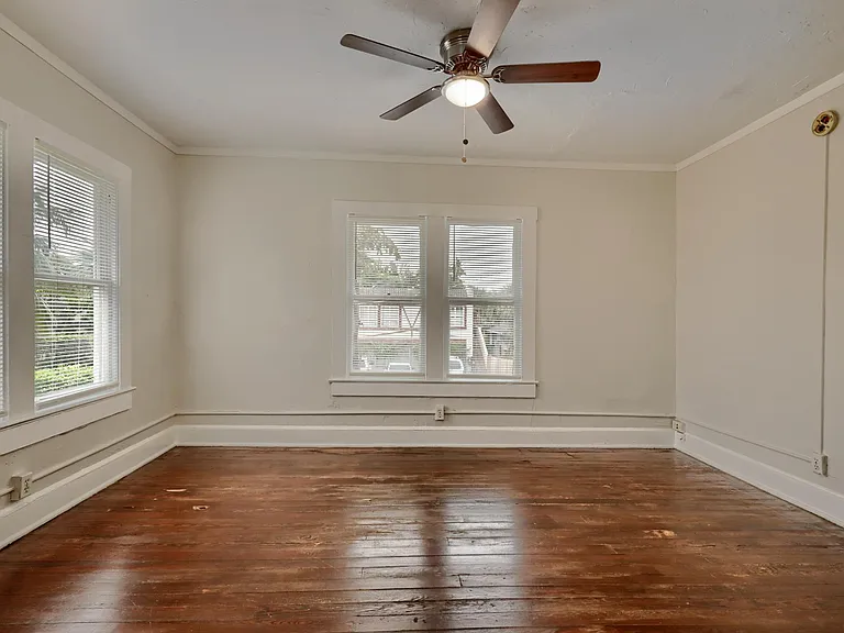 711 Penn St #B — Photo 18