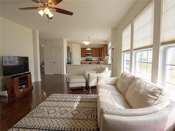 3rd image of 129 Whitehead Ave