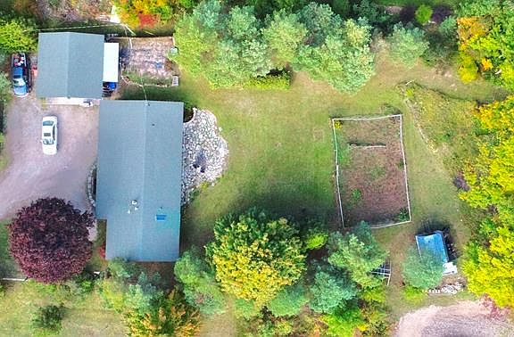 4th image of 10536 Fieldcrest Rd