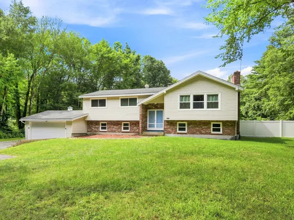 97 Rockingham Road, Londonderry, NH 03053