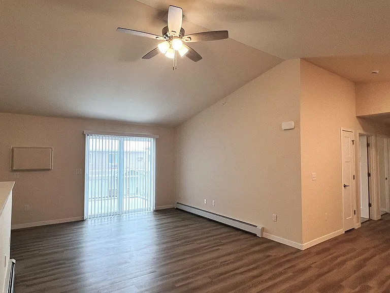 713 Caroline St — Photo 149
