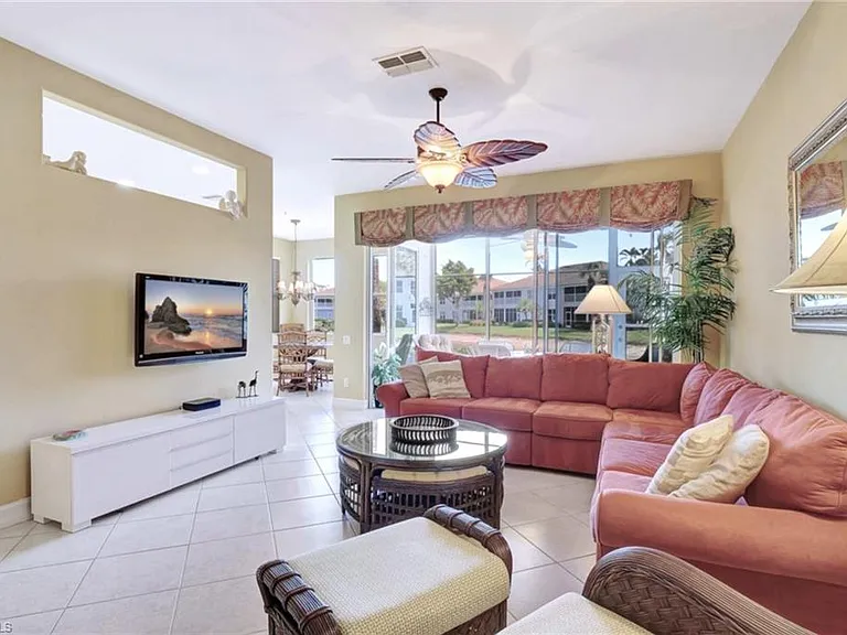 784 Carrick Bend Cir #101 — Photo 4