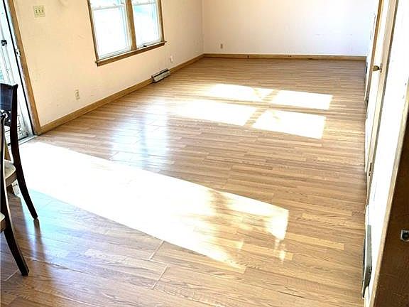 5th image of 3018 Iowa St