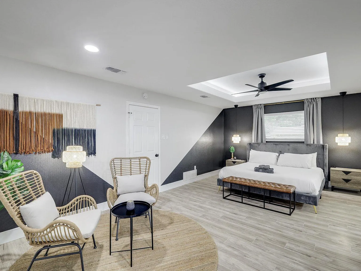 4 bed, 2034 sqft, $9,750 — Photo 3