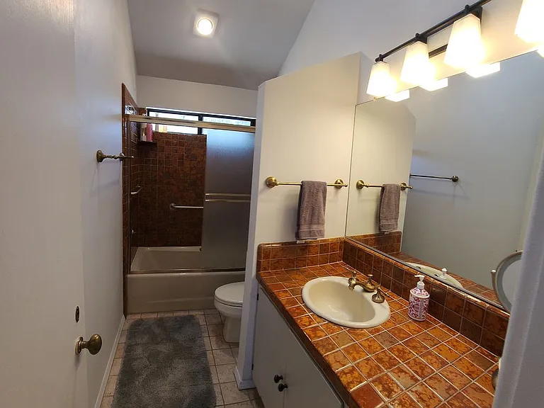 270 E Foothill Blvd — Photo 14
