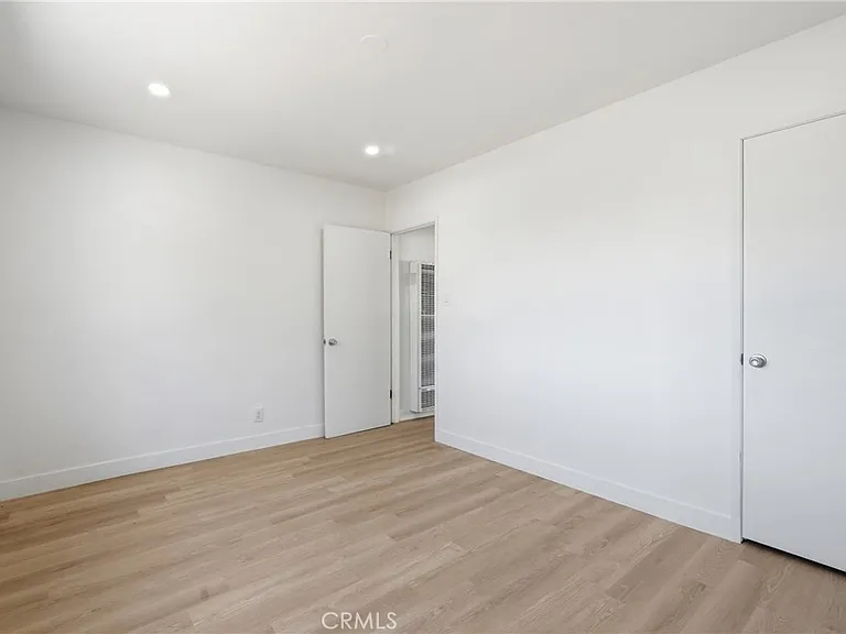 1700 Voorhees Ave — Photo 18