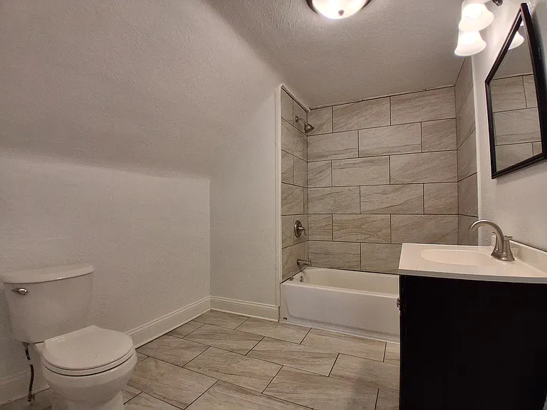2640 Victor St — Photo 21