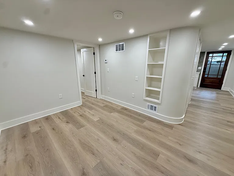 1326 Metropolitan Ave #1 — Photo 10
