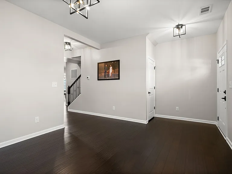 457 Goodman Dr — Photo 7