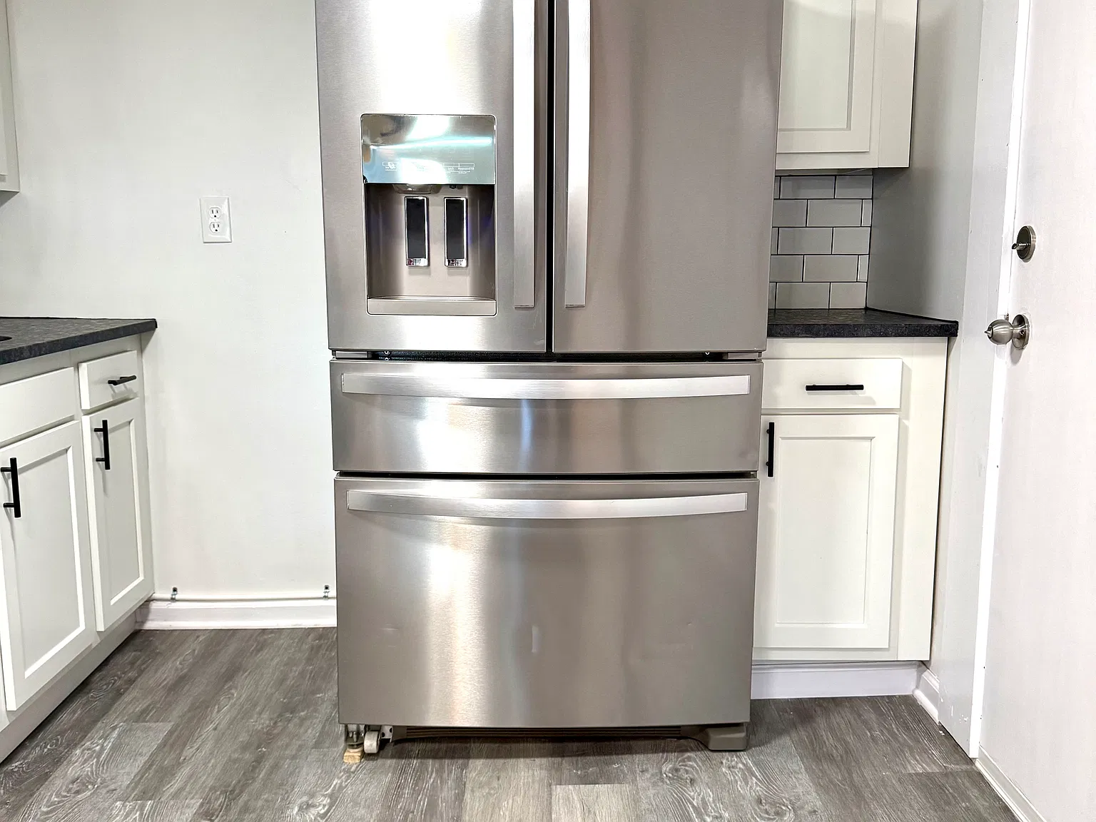 2 bed, 1012 sqft, $1,300 — Photo 2