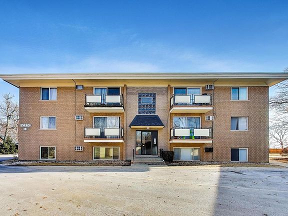 4th image of 7410 W 111th St APT 310