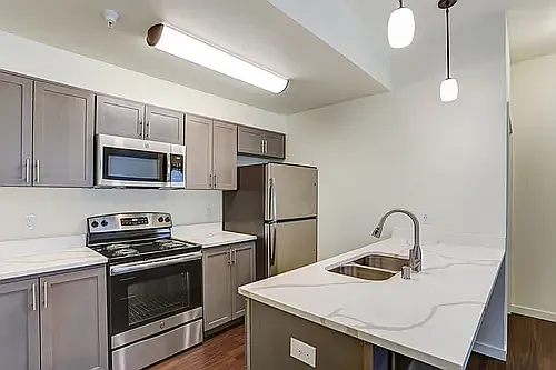 The Lavonne Apartments — Photo 36