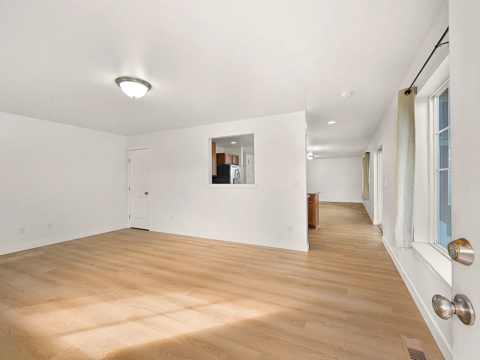 3 bed, 2.5 bath, 1700 sqft, $2,650 — Photo 4
