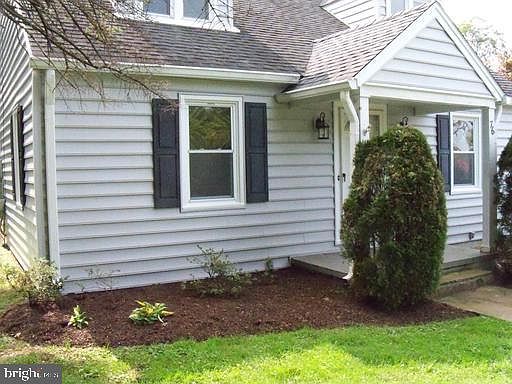 2nd image of 76 W Shirley Ave