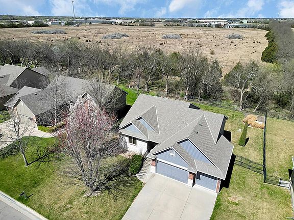 3rd image of 850 E Woodstone Dr