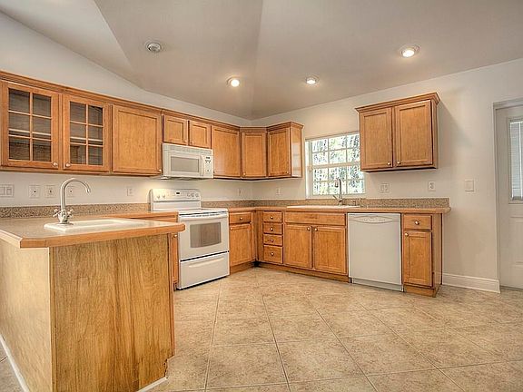 4th image of 955 NW Egret Ct