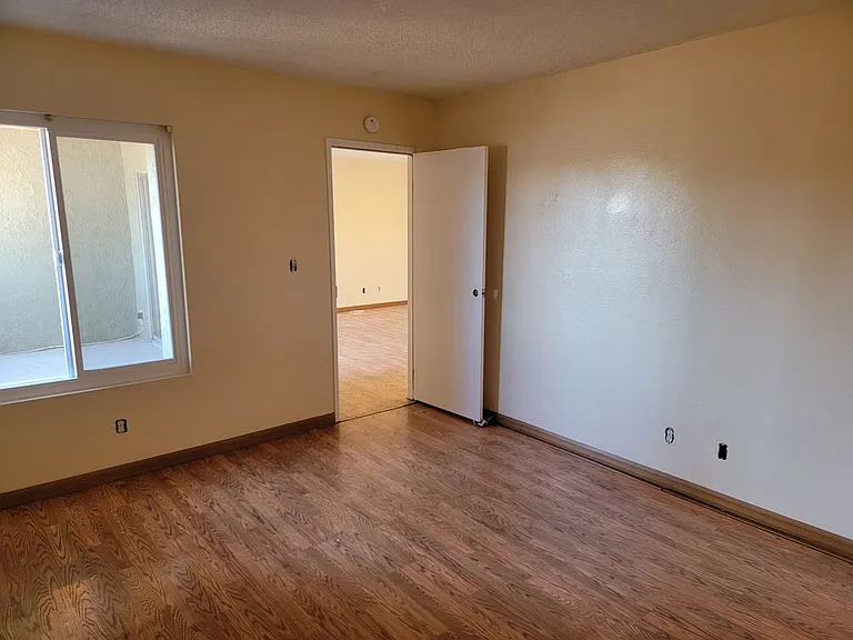 1773 E Harmon Ave — Photo 19