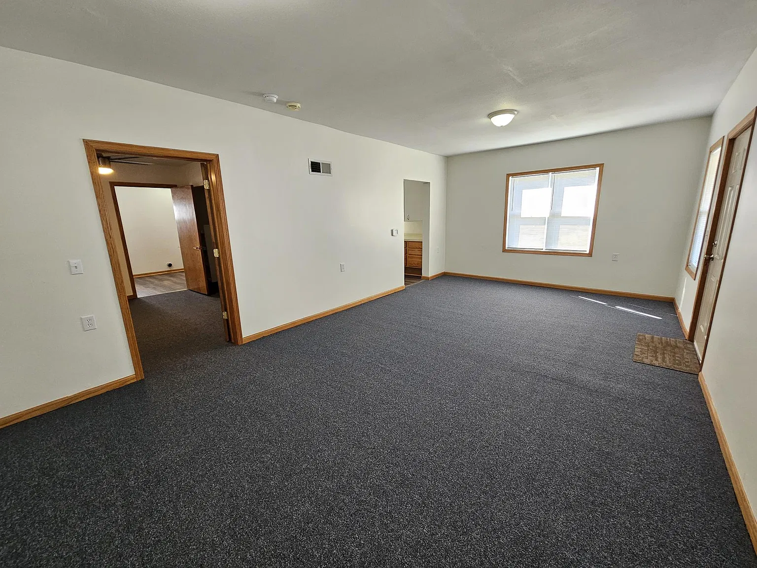 1 bed, 840 sqft, $900 — Photo 2
