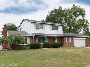 53347 Mark Dr, Shelby Township, MI 48316