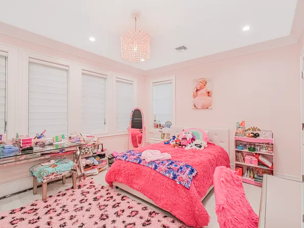 166 Providence Street image 16 of 40