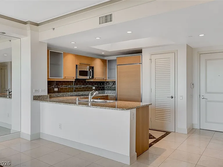 322 Karen Ave #2705 — Photo 7