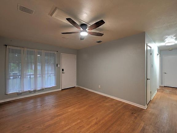 5th image of 2138 Lynbrook Ln