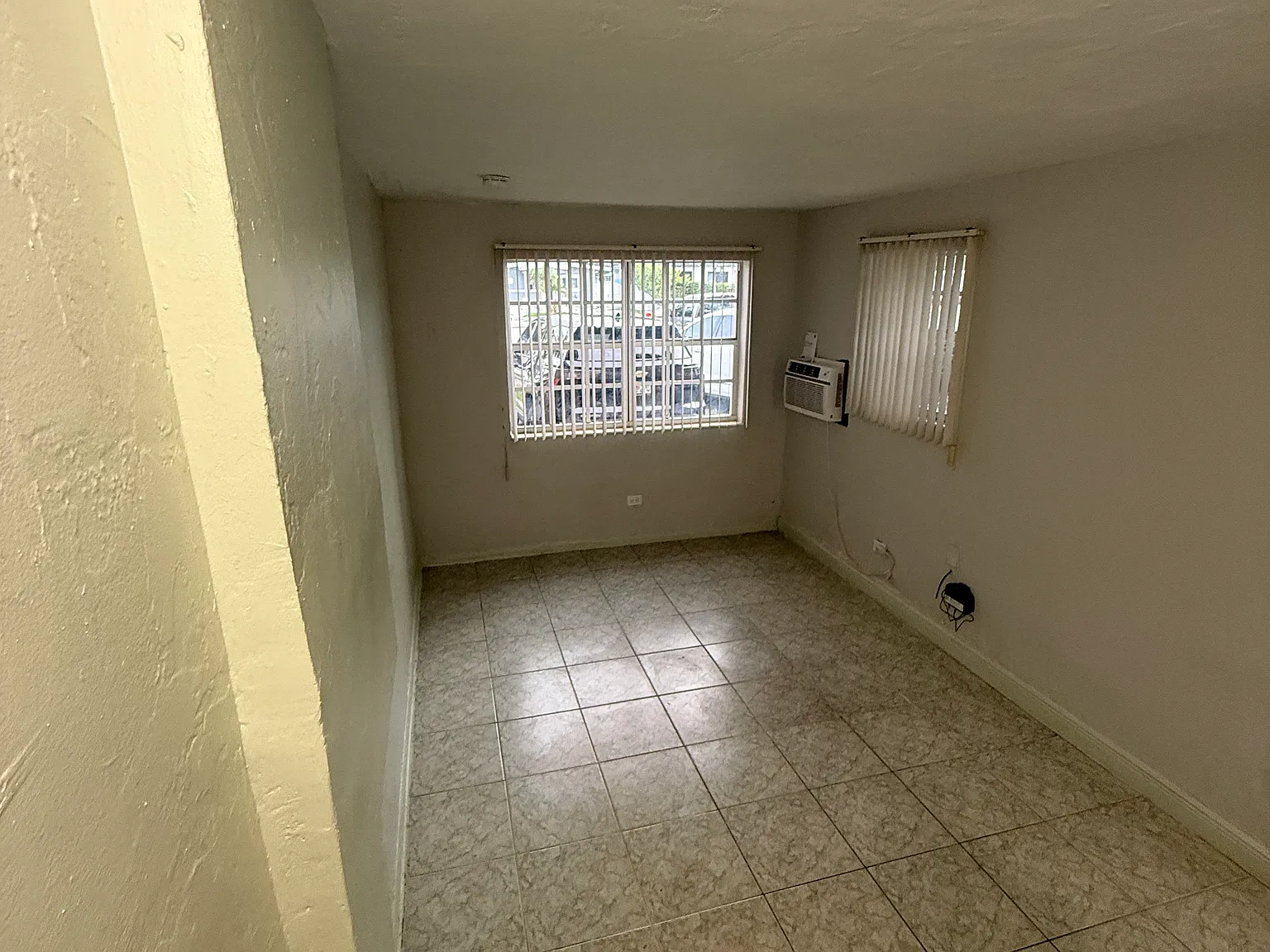 Studio, 300 sqft, $1,300 — Photo 4